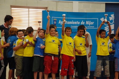 exhibicindetrofeosdelosalumnosdelaedmdeftbol.jpg