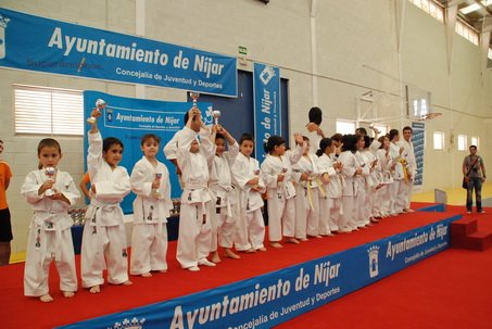 losalumnosdelaedmdekrateexhibensustrofeos.jpg