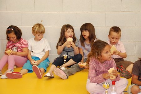 meriendadelosalumnosdelaedmdeludoteca4.jpg