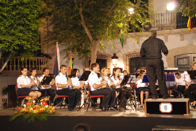 clarinetistasdelabandadelaasociacinculturaldenjar2.jpg